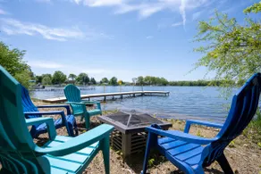 Huge Luxury Cottage on All-sports Lake - Image 2