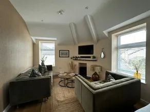 The Last Cask Deluxe Apartment - Image 2