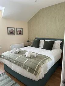 The Last Cask Deluxe Apartment - Image 4