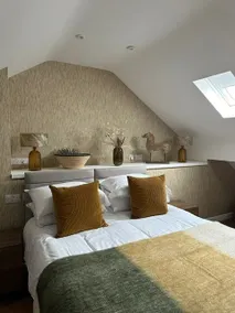 The Last Cask Deluxe Apartment - Image 5