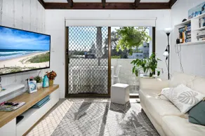 Beachfront 1BR, Loft - Surf, Cafe, Relax - Image 3