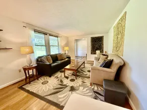 3 Bdrm in Oak Ridge. High Point, Greensboro, W.S - Image 2