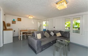 2 bedroom awesome apartment in Rtina - Image 4