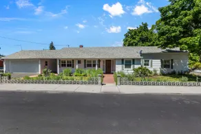 The Juniper House | Prineville - Image 2