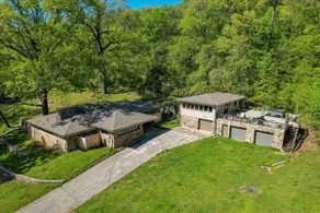 The Estate - Luxury with Pool Table & Game Room - Image 4