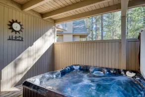 Sunriver Quail by AvantStay | Game Room + Hot Tub - Image 4
