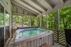 Sunset ROCKS-sleeps 8 with brow view, hot tub, & f - Image 3