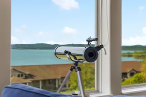 Step-Free Lake View Condo, Golf & Ticket Deals - Image 4