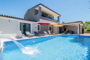 Villa Vala with a large yard near Pula - by Istrabook - Image 3