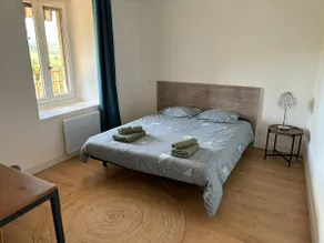 Quiet 2-room apartment with balcony and unobstructed views - Image 4