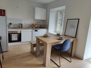 Quiet 2-room apartment with balcony and unobstructed views - Image 2
