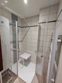 Quiet 2-room apartment with balcony and unobstructed views - Image 5