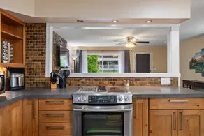 Convenient Downtown Washougal Stay! - Image 2