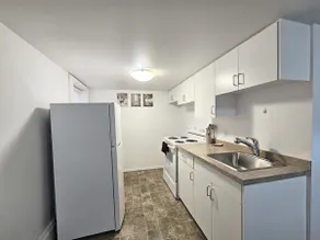 Affordable, Queen Bed, Parking, Downtown, A+, WiFi - Image 5