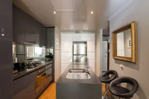 Stunning 1Bed Surry Hills Balcony Apt w Parking - Image 5
