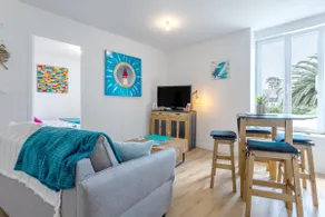 Bright apartment 150 m from the sea - Image 5