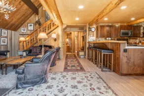 Chalet 9 - Steps from slopes, perfect year-round - Image 4
