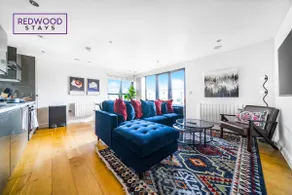 Modern 2BR in Surrey | Pet-Friendly, WiFi, Parking - Image 5