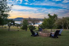 Travis by Avantstay Waterfront Lake Retreat - Image 4