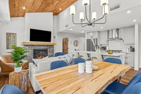 Three Sisters Skyline | Designer Penthouse - Image 4