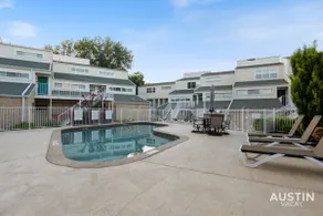 Waterfront Loft w Park View with Pool and Dock Access - Image 3