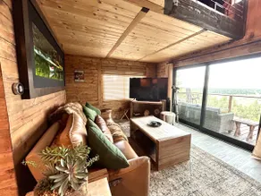Rim Overlook Cabin Retreat! - Image 3