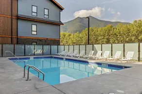 Brand New Condo, Mountain Views - Image 3