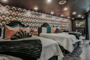 Gatsby Getaway 2 miles to TTU w/Pool+Speakeasy+Bar - Image 5