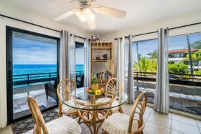 Casa De Emdeko 219: Ocean Front Corner with AC! - Image 5