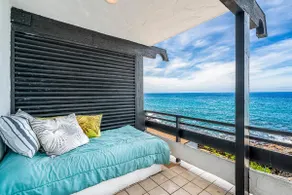 Casa De Emdeko 219: Ocean Front Corner with AC! - Image 3