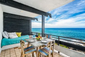 Casa De Emdeko 219: Ocean Front Corner with AC! - Image 2