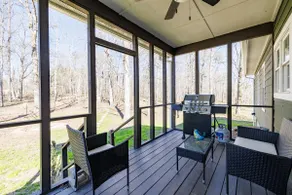 Bird House | Hot Tub, Large Yard, Horses Nearby - Image 5