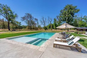 Private Villa on 4.3 Acre Estate Pool + Hot Tub + - Image 5