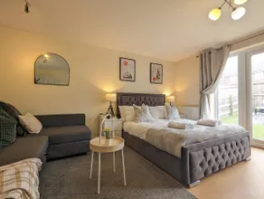 Large 3-Bedrooms House Near Centre Free Parking - Image 4