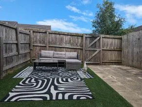 Large 3-Bedrooms House Near Centre Free Parking - Image 5