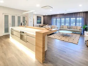 Cairns North 4-Bed with Outdoor Dining & Pool - Image 3