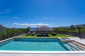 Villa con piscina! Godetevi in ​​beatifull vista per il mare, le montagne e il fiume - Image 4