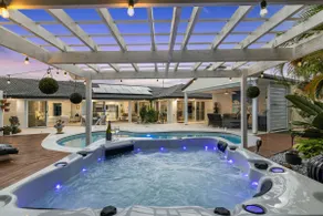 Luxury Oasis with Private Spa & Pool Retreat - Image 2