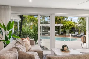 Luxury Oasis with Private Spa & Pool Retreat - Image 4