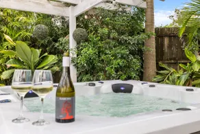 Luxury Oasis with Private Spa & Pool Retreat - Image 5