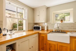 William's Nest - Period Gem with Garden & Terrace - Image 3