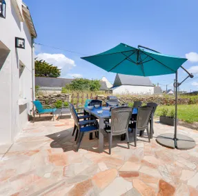 350m from Kerfontaine beach - sleeps 14 - Image 4