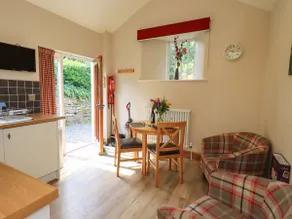 Abbots Reading Suite - Image 4