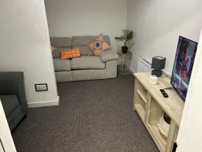 2 Bed Flat - Sleeps 4 Antrim town centre - Image 4