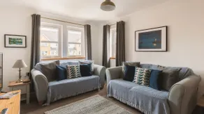 Apartment - 2 Bedrooms - Pet Friendly - Parking - Image 4