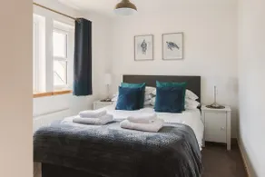 Apartment - 2 Bedrooms - Pet Friendly - Parking - Image 2