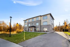 3BR Condo | Jacuzzi & Home Office | Mirabel - Image 4