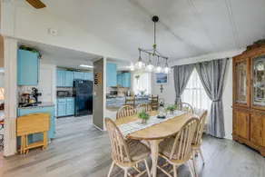 Lakefront Gun Barrel City Home w/ Dock & Deck - Image 2