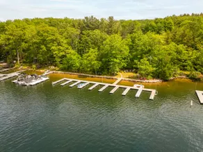 New, Lake Access w. Dock Slip, Hot Tub, Dogs OK - Image 2