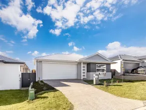 Convenient Brandnew 4 Beds House, 5 mins to mall - Image 4